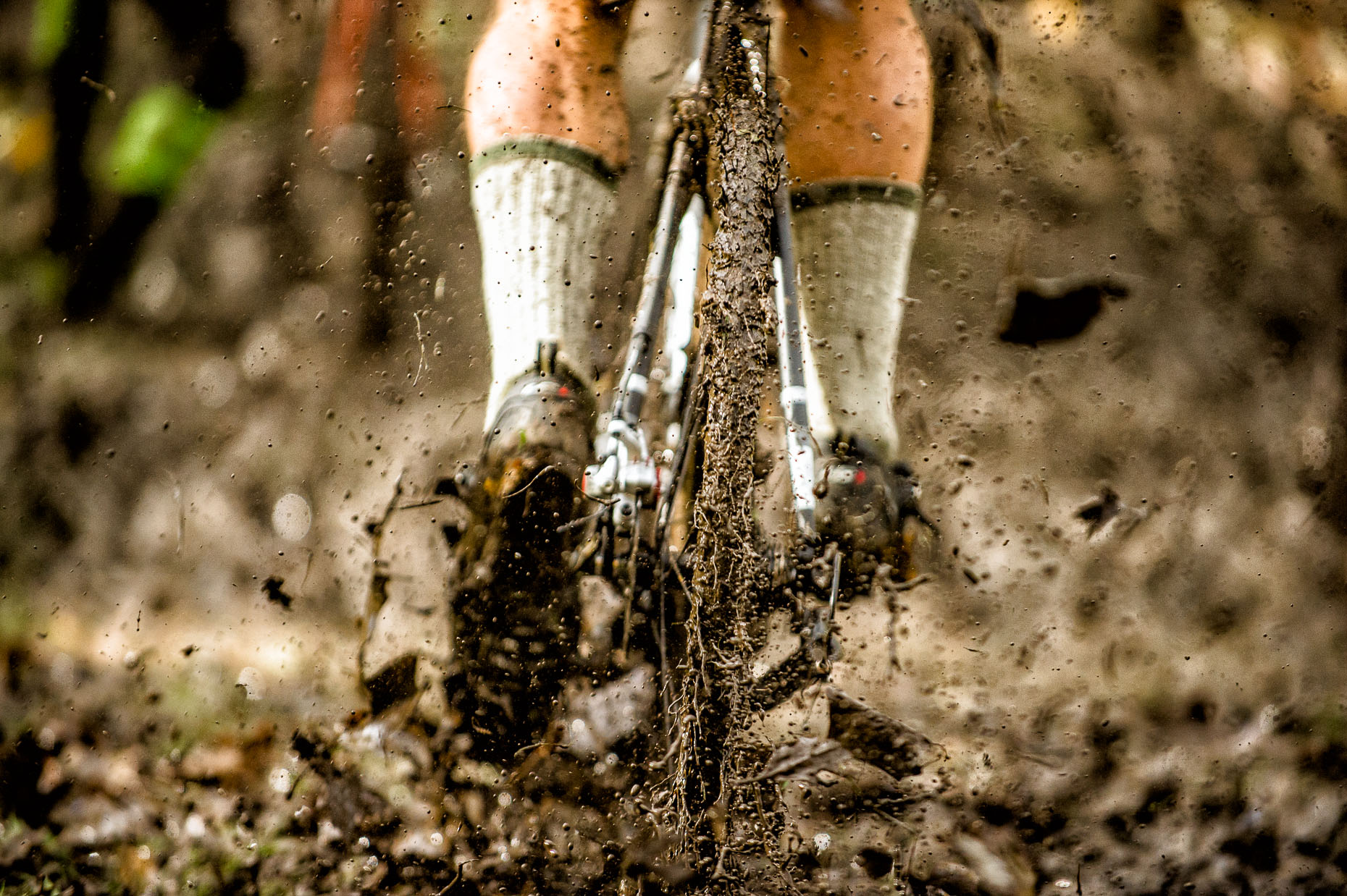 aaron-ingrao-cyclocross-muddy-tire-cross-in-the-park